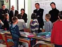 Asson - Une &eacute;cole fonctionnelle dans des murs anciens