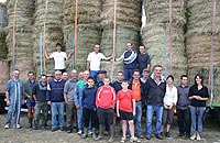 Asson - Agriculteurs locaux et ari&eacute;geois, au d&eacute;part du premier convoi