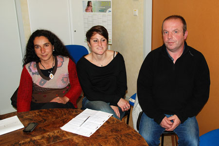 Clicquez pour agrandir Asson - Sandra Bolota, Cécile Sandini et Patrick Pouyoune (président des Gais Montagnards)