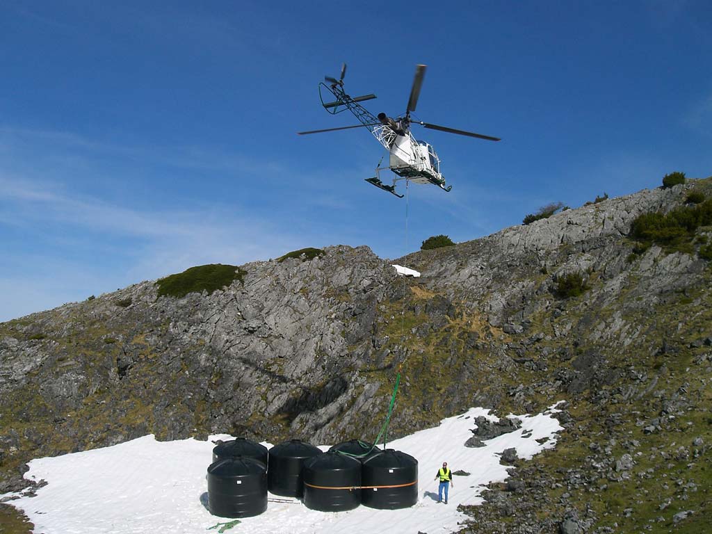 http://www.asson.fr/actualites/2009/0905/0905-Heliportage-1.jpg