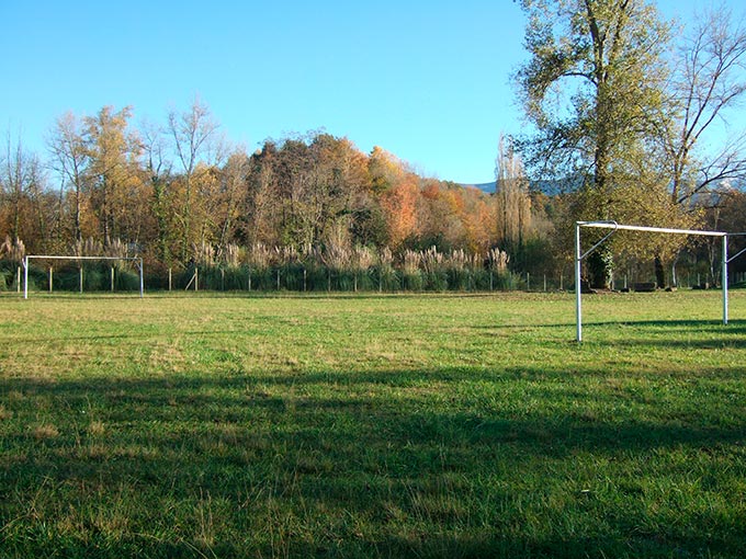 boulodrome et football à Asson