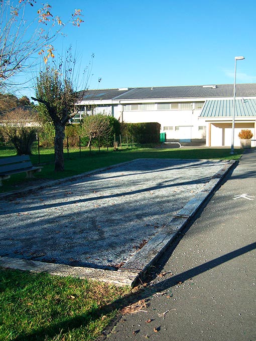 boulodrome à Asson